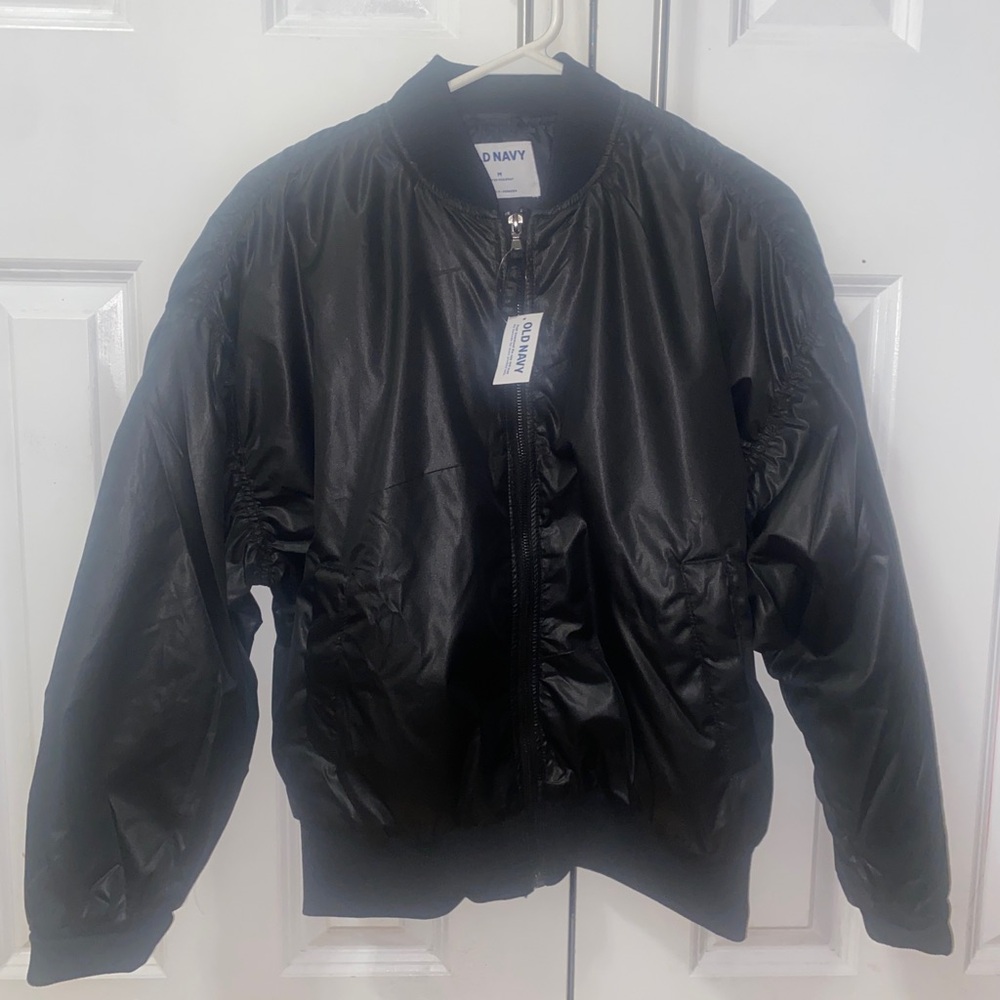 Chaqueta negra de Old Navy.✨Old Navy black jacket. Water resistant!!!